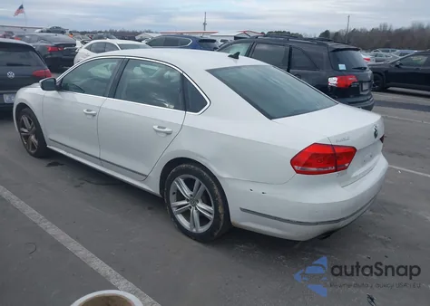 2014 Volkswagen Passat 1.8T Sel Premium z USA, uszkodzony, nr VIN 1VWCT7A38EC081676